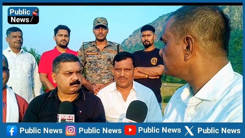 रोहतास में अब तक की सबसे बड़ी हुई शूटिंग को संपन्न कराने के बाद आशुतोष सिंह ने की फिल्म सिटी बनाने की मांग
बोले फिल्म निर्माता: बॉलीवुड एक्ट्रेस नेहा धूपिया को रोहतास तक पहुंचाने में जीतू को लग गए पूरे पांच सात साल