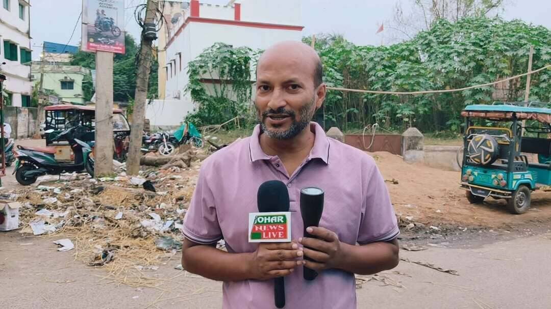टाॅर्च की रोशनी से शहर का विकास को ढूंढने हम निकल गए।।