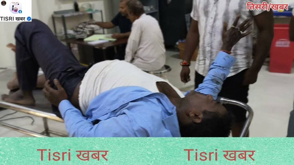 तिसरी मुख्य चौक पर पिकअप और बाइक में जोरदार टक्कर, बाइक सवार गंभीर रूप से घायल।
दाहिना पैर हुआ फ्रैक्चर, बेहतर इलाज के लिए सदर अस्पताल गिरिडीह रेफर; पिकअप वाहन जब्त
#highlight
#jharkhand
#RoadAccident
#police