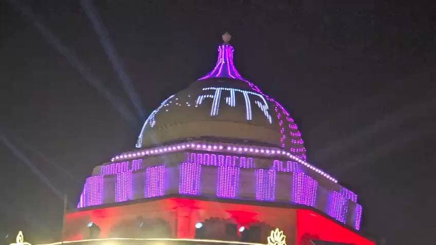उदयपुर नगर निगम दीपावली मेले का आज से हुआ शुभारंभ. सर्वप्रथम भगवान विनायक जी के भजन से हुई कार्यक्रम की शुरुआत . .