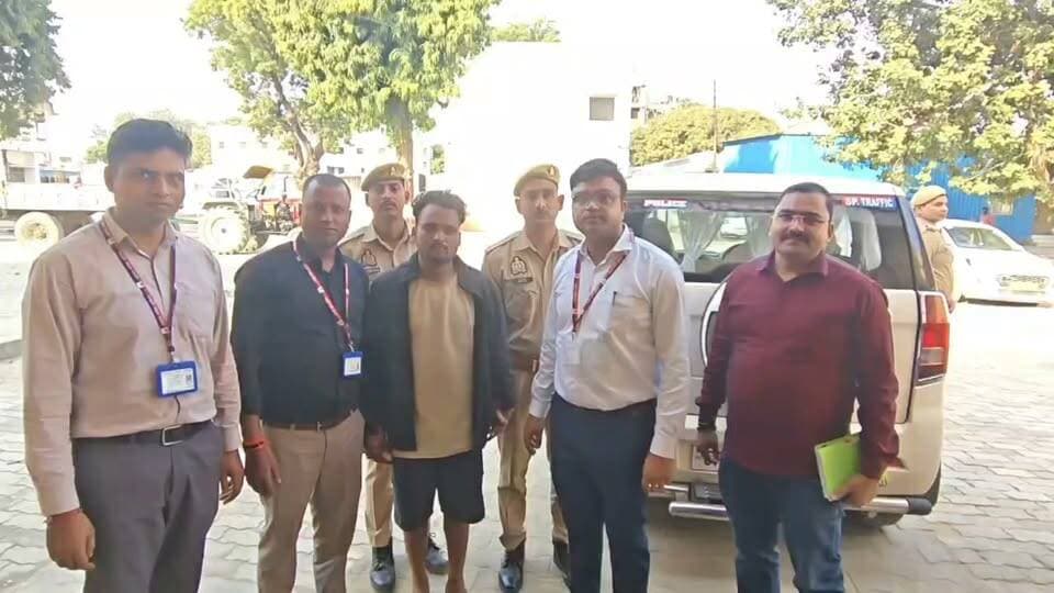 लड़की की फर्जी पहचान बनाकर टेलीग्राम पर अश्लील वीडियो के नाम पर ठगी, जीयनपुर से युवक गिरफ्तार, दो मोबाइल फोन और 2,210 रुपये नकद बरामद, बैंकिंग हिस्ट्री में 4.34 लाख रुपये के क्रेडिट ट्रांजेक्शन मिले
आजमगढ़
https://abckhabar.in/?p=9206