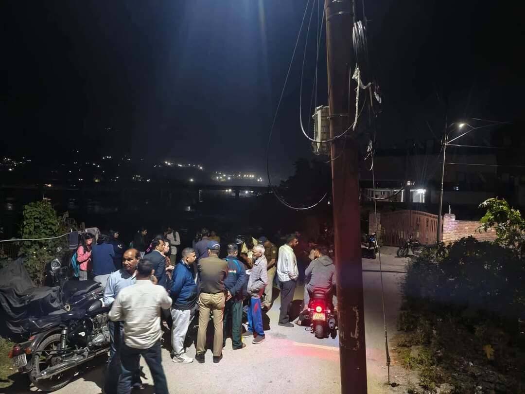 अलकनंदा नदी में डूबा गढ़वाल विवि श्रीनगर का छात्र, पानी भरते समय फिसला पैर, साथी....see more