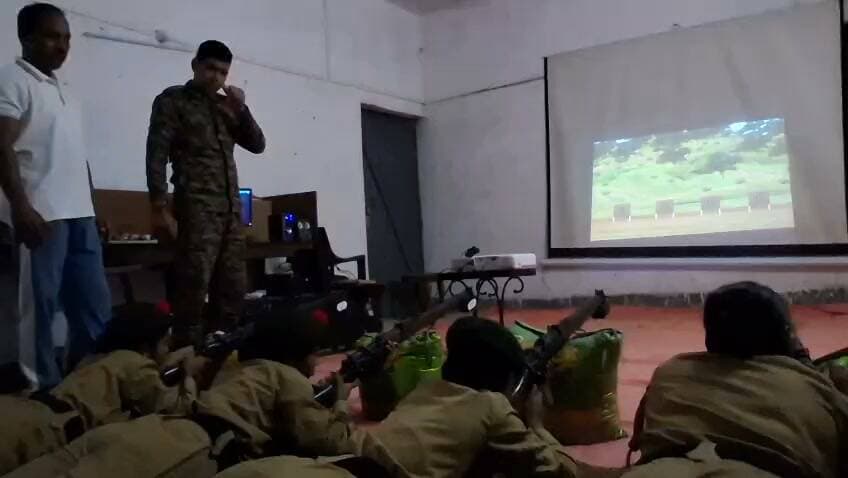 कैडेट्स को हथियार प्रशिक्षण दिया गया:-
माडल विद्यालय सरयू उच्च विद्यालय सुरसंड में दो बिहार बटालियन एनसीसी मुजफ्फरपुर द्वारा वार्षिक प्रशिक्षण शिविर आयोजन किया गया है|