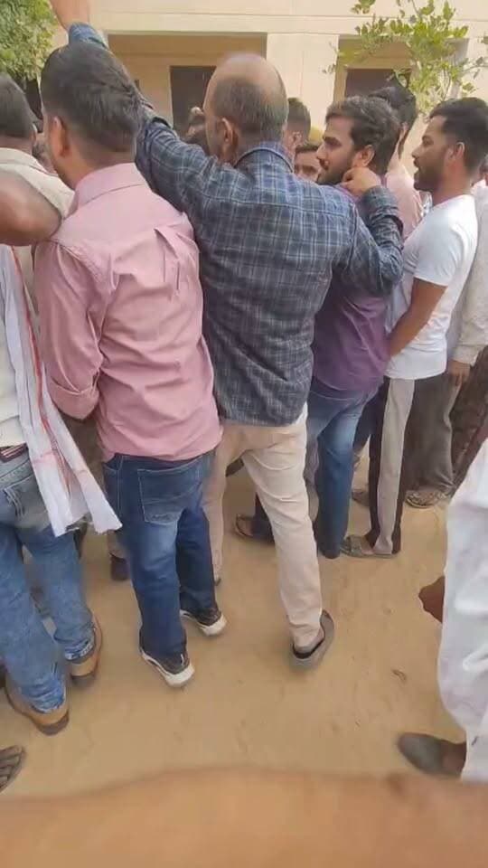 केकड़ी में फर्जी मतदान करने का आरोप! फर्जी मतदान को लेकर हंगामा! #RajasthanNews #LatestNews #kekdi #chunavnews