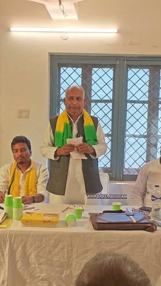 सुहेलदेव स्वाभिमान पार्टी के राष्ट्रीय अध्यक्ष महेंद्र राजभर का बयान
#खबरेंअभीतक #KhabareAbhiTak #मऊ #महेंद्रराजभर