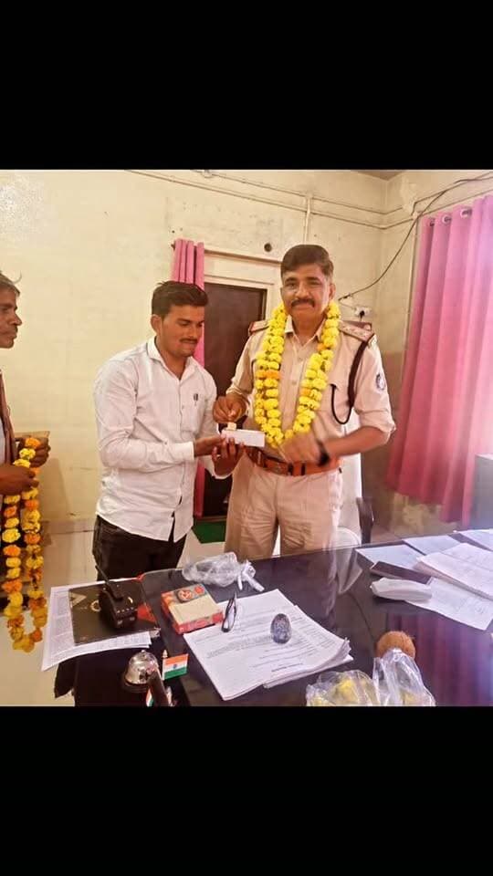 मायापुर के नए थाना प्रभारी जी मनोज राजपूत जी हार्दिक बधाई एवं शुभकामनाएं