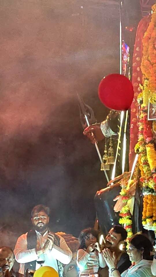 बुढ़ार मन्नत वाली काली का भव्य विसर्जन किया गया,
पूरे बुढ़ार में लगभग 10-15 हजार श्रद्धालुओं ने माता रानी का भव्य स्वागत किया।।