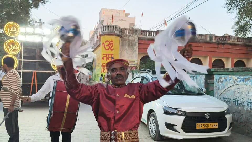 सफीदों में वाल्मीकि जयंती पर शोभायात्रा
निकाली गई