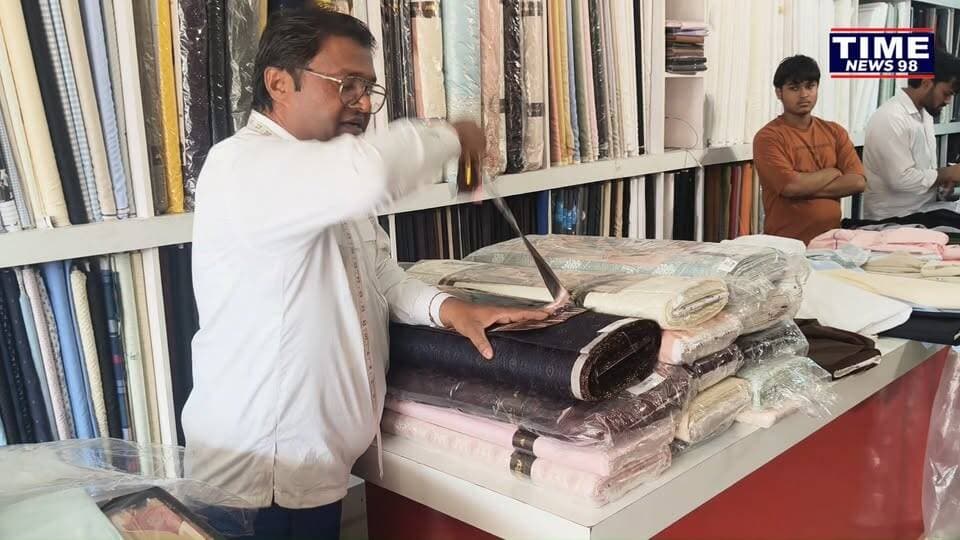 हरियाणा के सबसे सस्ते कपड़े के शोरूम पर प्रिमियम क्वाल्टी के साथ भारी छूट Mobile 8053619000