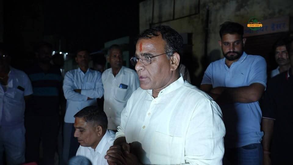 यमुना जल समझौते और किसान निधि पर मांग रहे धोद विधायक जिला परिषद प्रत्याशी के लिए वोट
#SikarSandesh #Sikar #RajasthanNews #PanchayatChunav