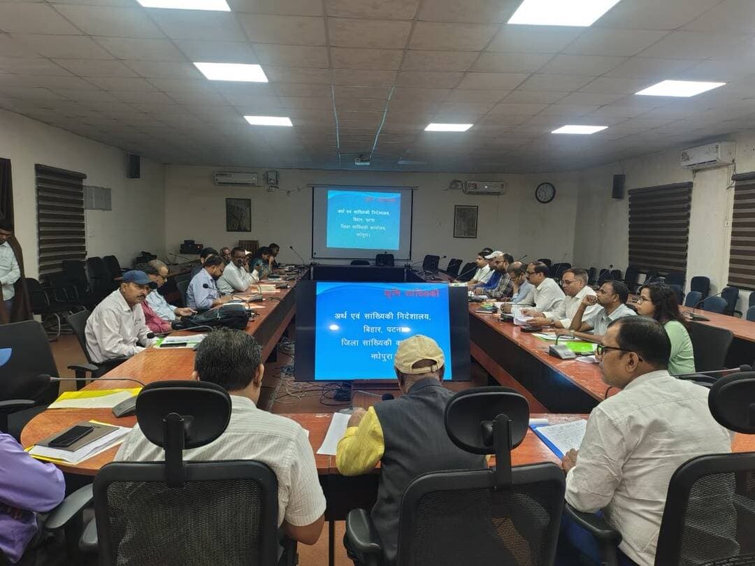 अपर समाहर्ता मधेपुरा के द्वारा आज कृषि सांख्यिकी से संबंधित प्रशिक्षण का उद्घाटन किया गया। उद्घाटन के उपरांत प्रशिक्षण कार्यक्रम डीआरडीए सभागार में जिला सांख्यिकी पदाधिकारी मधेपुरा के द्वारादिया जा रहा है।
Information & Public Relations Department, Government of Bihar
CMO Bihar
Samrat Choudhary