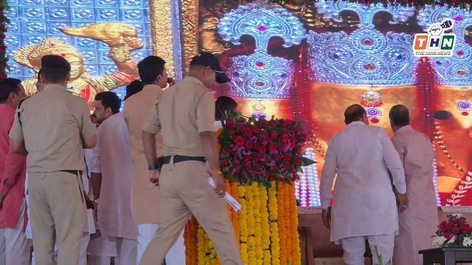 मुख्यमंत्री डॉ. मोहन यादव के नलखेड़ा आगमन के पूर्व मंच पर दो भाजपा नेताओं में किसी बात को लेकर हुई नोंकझोंक, वीडियो वायरल