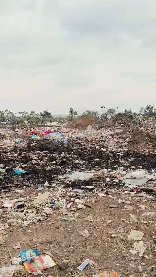 मकरोनिया नगर पालिका का स्वच्छ भारत अभियान में योगदान डंपिंग ग्राउंड पर जल रहा कचरा तो फिर रैमकी कंपनी को पैसा क्यों