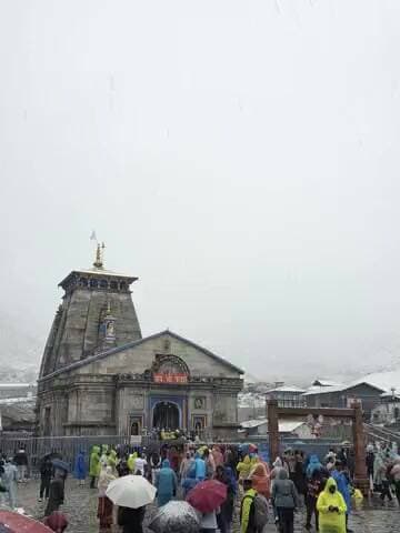 देहरादून: उत्तराखंड में तूफान 'अर्नब' के कारण तेज बारिश और बर्फबारी, यलो अलर्ट जारी