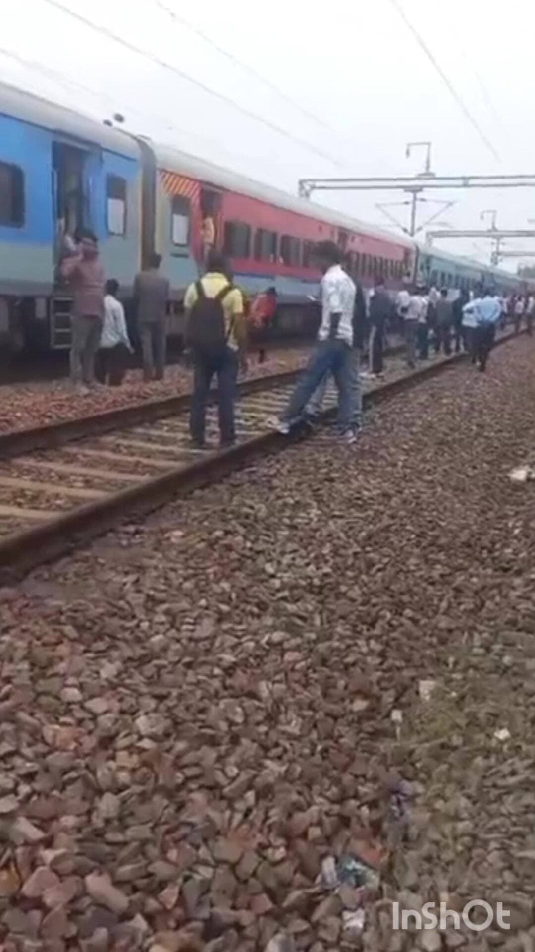 बांदीकुई: अरनिया स्टेशन पर इंटरसिटी ट्रेन का इंजन फेल, 1.5 घंटे खड़ी रही ट्रेन
