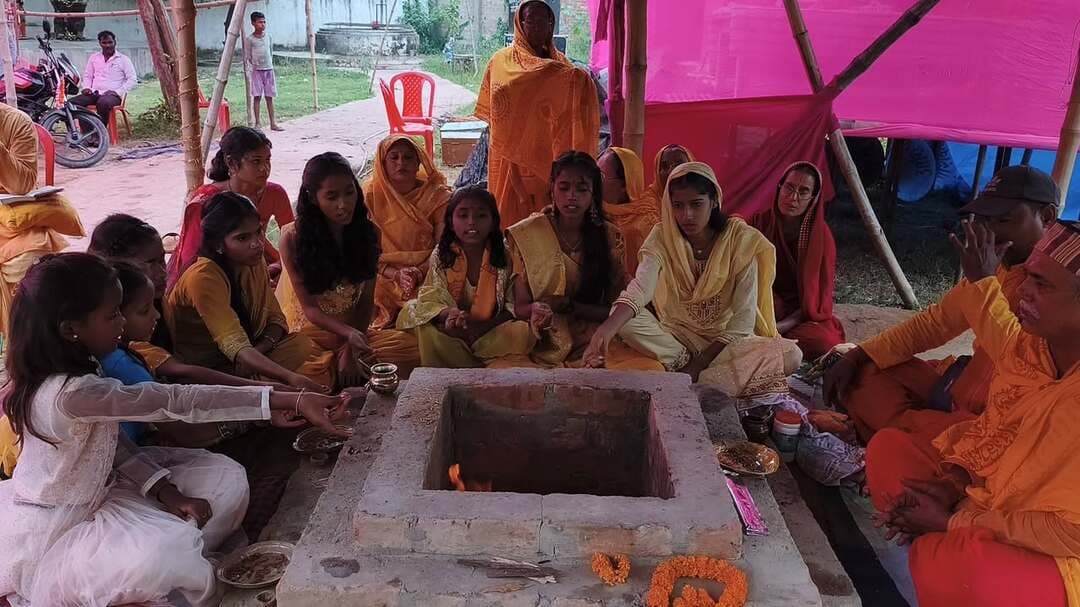 हवन
मां गायत्री हवन राम जानकी मंदिर रसलपुर बाजार । बाजपट्टी। पुपरी सुरसंड रोड