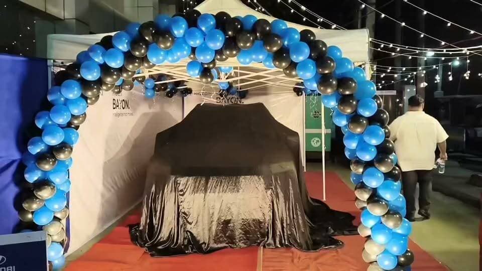 **ডিব্ৰুগড়ত আনুষ্ঠানিকভাৱে মুকলি হ’ল হুণ্ডাইৰ নতুন বাহন ‘বেয়ন’**
**আকৰ্ষণীয় ডিজাইন, অত্যাধুনিক প্ৰযুক্তি আৰু ৮টা ৰঙৰ বিকল্পৰে গ্ৰাহকৰ মাজত চৰ্চাত Hyundai Bayon**