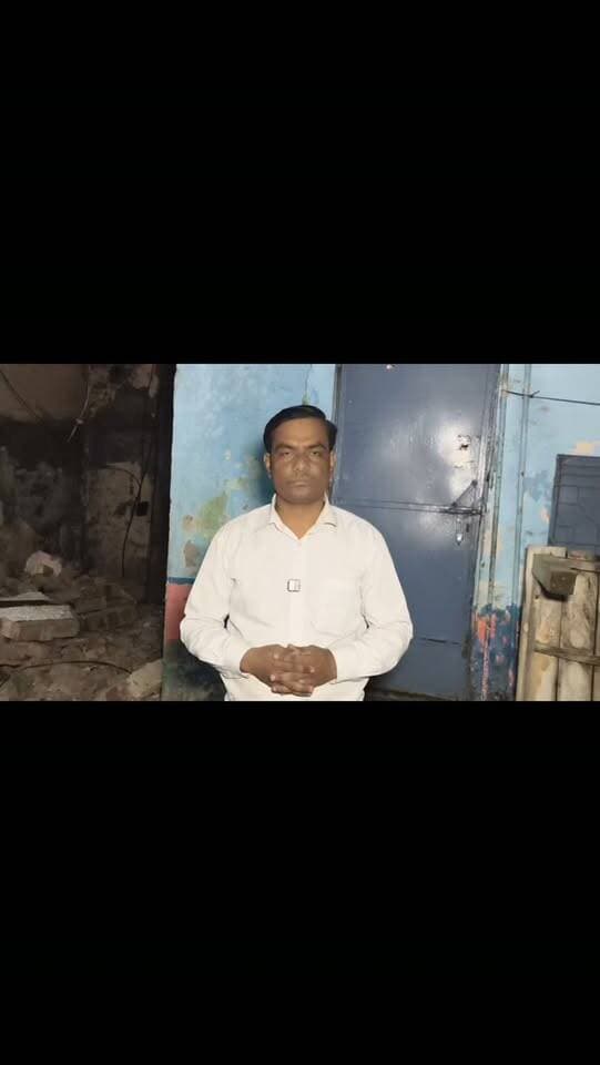 वेलकम फोटो चौक पर छज्जा गिरने से एक लड़की घायल
