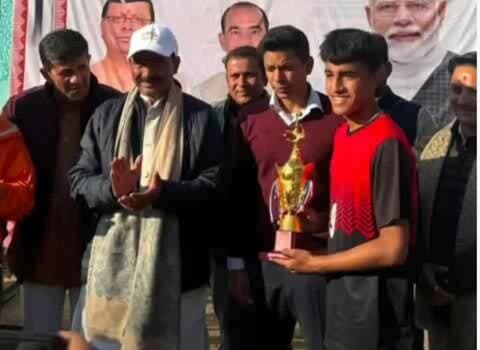 लोहाघाट: लोहाघाट के नैतिक करायत राष्ट्रीय फुटबॉल टूर्नामेंट में उत्तराखंड का करेंगे प्रतिनिधित्व
