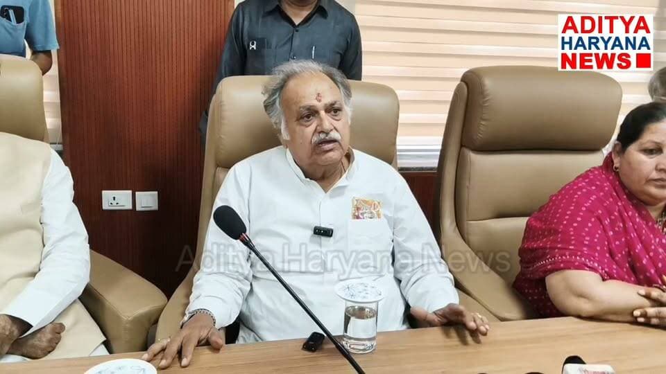 नारनौल PWD rest house में राहुल गांधी की दिल्ली रैली को लेकर
में कांग्रेस की Press Conference