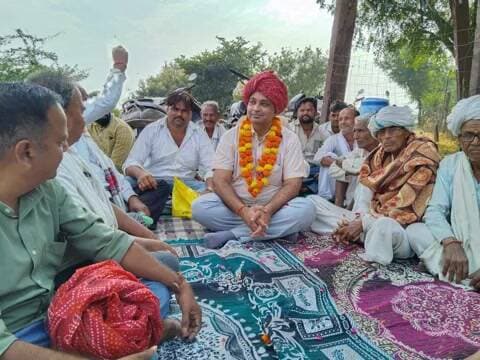 नैनवां: नैनवां में कांग्रेस प्रत्याशी शिव प्रसाद मीणा ने किया जनसंवाद, आमजन की समस्याएं सुनीं