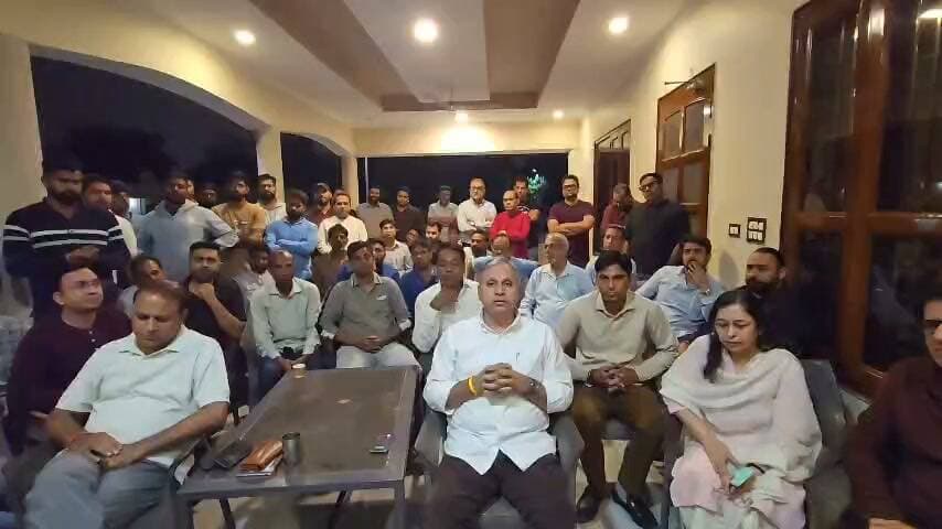 कांग्रेस नेता विजय प्रताप ने सरकार को दी चेतावनी....
#faridabad #Faridabadnews #faridabadloksabha #BadkhalVidhansabha #VijayPratapSingh Vijay pratap singh