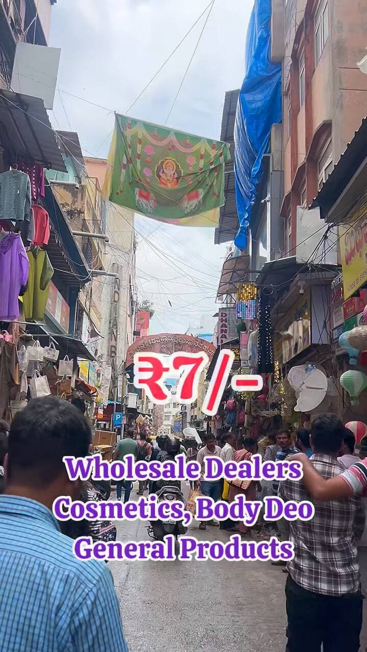 📌 @love_bengaluru
.
.
#cosmetics #wholesalemarket #fancyitems