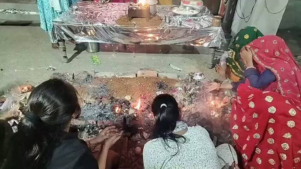 #live बाटोदा में चौथ माता मंदिर पर उमड़ा महिलाओं का जनसैलाब, बोहरा जी तालाब परिसर में उमड़ी श्रद्धालुओं की भारी भीड़ #news7Rajasthan