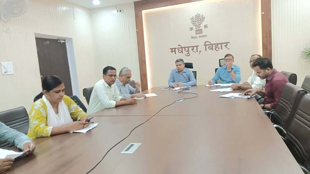 विकास आयुक्त महोदय,बिहार सरकार की अध्यक्षता में vc के माध्यम से आयोजित समीक्षात्मक बैठक में जिला पदाधिकारी महोदय द्वारा भाग लिया गया
Information & Public Relations Department, Government of Bihar