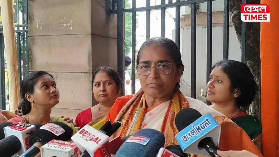 শপথ গ্রহণের পর প্রথমবার সাংবাদিকদের মুখোমুখি হয়ে কি বললেন নন্দীগ্রাম বিধায়িকা হাসিরাণী রথ
#PoliticalNews #PoliticalNews #nandigram
