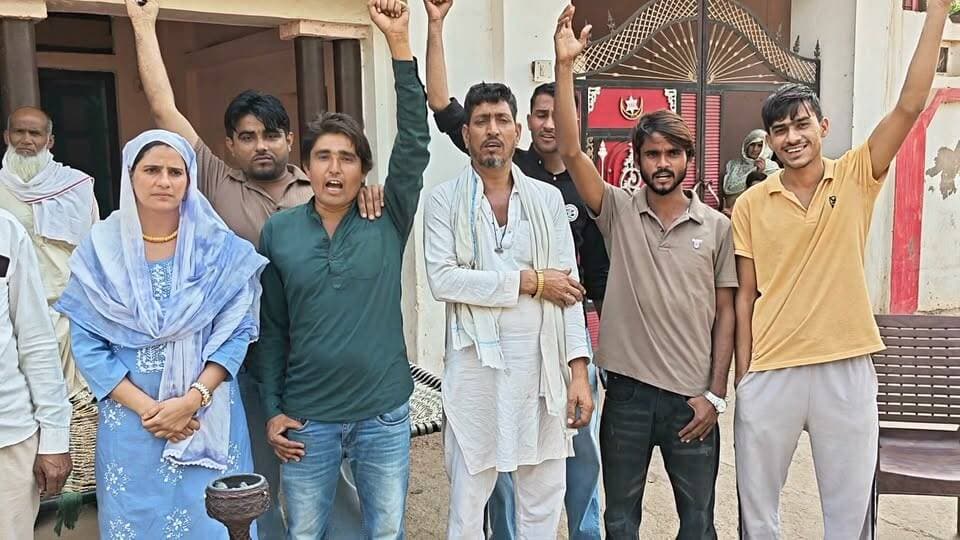 वार्ड नंबर 2 में शहनाज खान के समर्थन में लगे जिंदाबाद के नारे, कांग्रेस प्रत्याशी का ग्रामीणों ने किया स्वागत