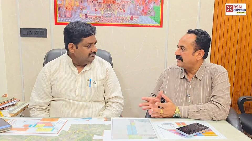 🔥 हिसार नगर निगम में पार्षद संजय डालमिया को मिलीं कई बड़ी जिम्मेदारियां! 😱 अब कैसे करेंगे काम? क्या है उनका नया प्लान? सुनिए उन्हीं की जुबानी! 🎤🏛️
#SanjayDalmia #HisarNagarNigam #HisarNews #HisarPolitics #BreakingNews #RSNEXPRESS