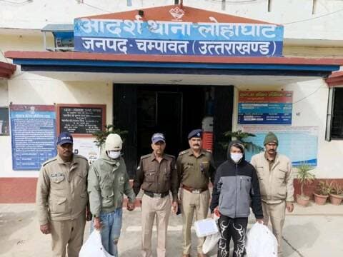 लोहाघाट: चार मंदिरों में चोरियों का खुलासा, दो शातिर चोर गिरफ्तार