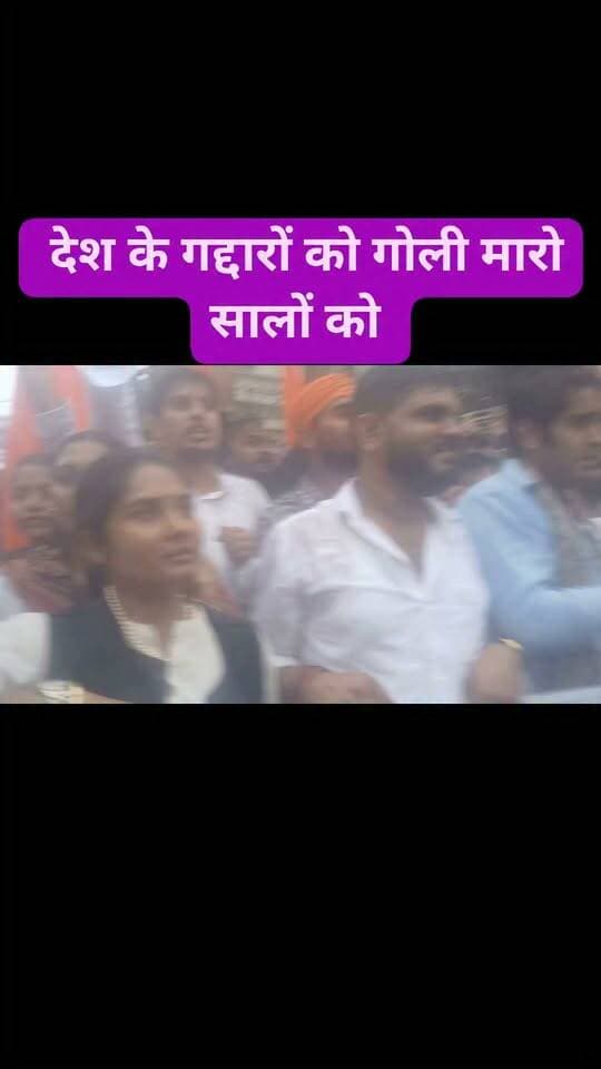 पटना में आयोजित एबीवीपी छात्र गर्जना रैली के दौरान "अराजकता रोको, लोकतंत्र बचाओ" के नारों के साथ छात्रों ने जोरदार हुंकार भरी। दिल्ली यूनिवर्सिटी के अध्यक्ष यश कुमार के नेतृत्व में छात्रों और छात्राओं ने अपनी आवाज बुलंद की।
