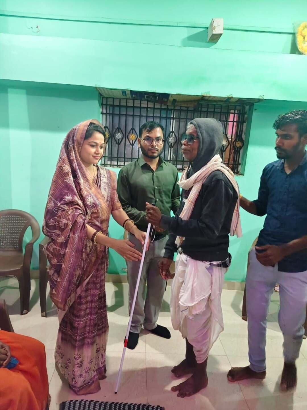 समाज कल्याण विभाग द्वारा ग्राम पंचायत जांजग में शासन की जनकल्याणकारी योजनाओं के तहत पात्र वृद्धजनों एवं दिव्यांगजनों को उनकी आवश्यकता अनुसार छड़ी, व्हीलचेयर एवं स्टिक का वितरण किया गया। सहायक उपकरणों से हितग्राहियों को दैनिक कार्यों एवं आवागमन में सुविधा मिलेगी और वे अधिक आत्मनिर्भर बन सकेंगे।