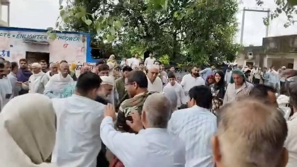 #बानसूर के माजरा अहीर में दो पक्षों में मतदान केंद्र पर मारपीट