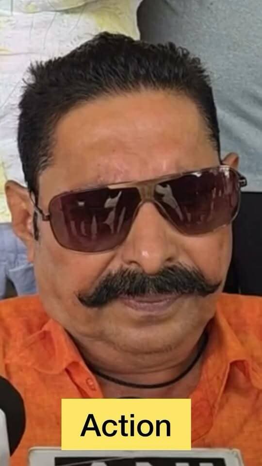 नीरज जी को बधाई देंगे, तो कौन बधाई ले रहा है
