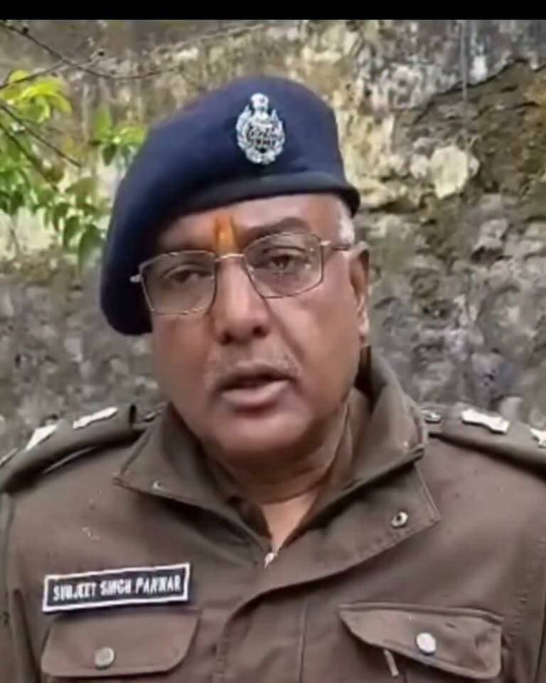 बद्रीनाथ हेलीकॉप्टर क्रैश मामले में एसएसपी चमोली सुरजीत पवार ने दी जानकारी..
RUDRAPUR CITY The Following Kedarnath Helicopter Tickets Cdo Chamoli Dpro Chamoli