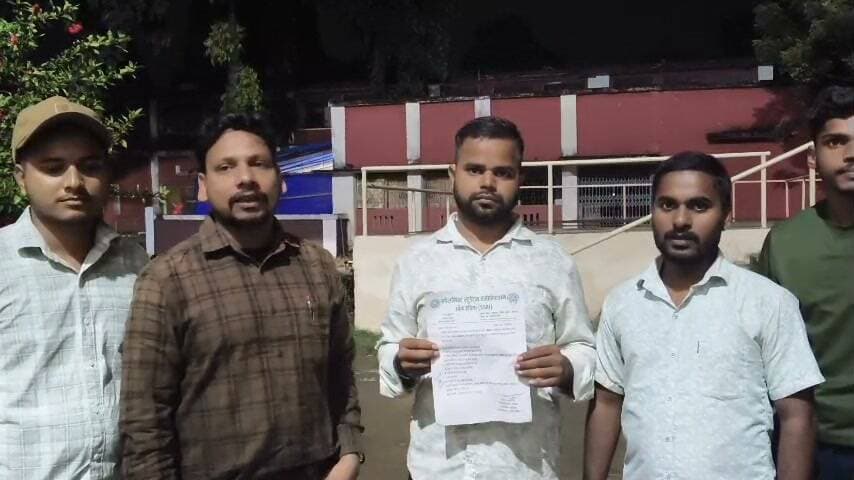 🚨 मुंगेर विश्वविद्यालय में छात्र आंदोलन का ऐलान! 2 नवंबर से 10 सूत्री मांगों को लेकर अनिश्चितकालीन भूख हड़ताल पर बैठेंगे SSAI अध्यक्ष श्रवण कुमार। 🔥
#मुंगेर #मुंगेर_विश्वविद्यालय #छात्र_आंदोलन #भूख_हड़ताल #SSAI #श्रवण_कुमार #StudentProtest #MungerNews