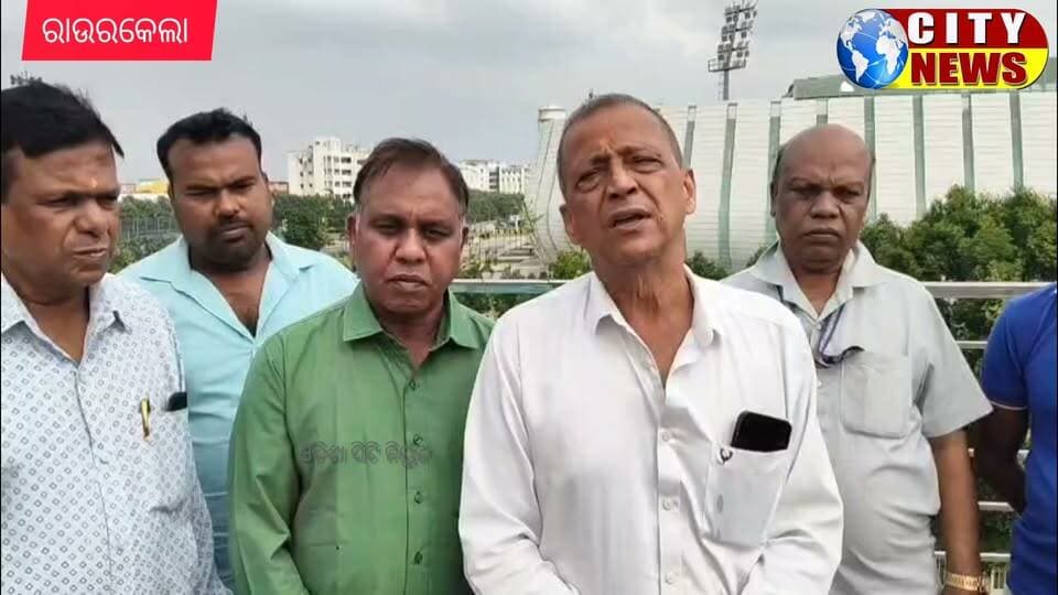 ରାଉରକେଲାରେ ସିଂଗଲେ ଇଞ୍ଜିନ ସରକାର ଥିବା ବେଳେ ୭ ସିଟେଡ଼ ଫ୍ଲାଇଟ ଚାଲୁଥିଲା ଏବେ ଡବଲ ଇଞ୍ଜିନ ସରକାର ୭୨ ସିଟେଡ଼ ଫ୍ଲାଇଟ ଚାଲିବାରେ ଅସୁବିଧା କେଉଁଠି। ମୁଁ ଓଡ଼ିଆ ଅସ୍ମିତାର କଥା କହୁଛି