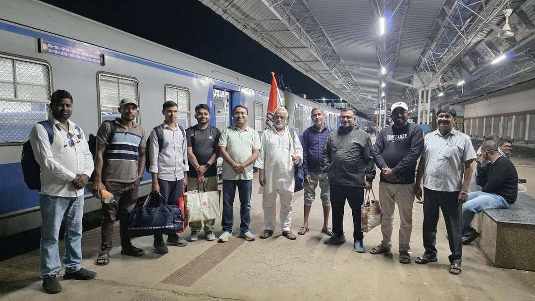 वोट बचाओ देश बचाओ रैली में शामिल होने के लिए शेखपुरा से राहुल कुमार जी के नेतृत्व में सैकड़ो लोग रवाना।