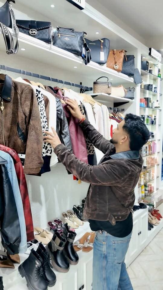 ❄️🧥 WINTER COLLECTION IS HERE! ✨
सर्दियों में दिखना है स्टाइलिश? 😍 तो आइए The Hanger Store पर, जहाँ मिलेगा आपका पसंदीदा विंटर कलेक्शन! ❤️
👢 Boots | Leather Jeans | Skirts | Tops & Bottoms 👗
🛍️ लेटेस्ट फैशन के साथ शानदार फेस्टिव ऑफर्स का भी उठाएं लाभ!
📍 पता: मालाबार कॉम्प्लेक्स, सेकेंड फ्लोर, भुंतर
📲 Instagram पर फॉलो करें: @thehanger_2026 ❤️
#TheHanger #WinterCollection #WinterFashion #Bhuntar #FestiveOffers #LatestTrends #WinterStyle
देसी चैनल कुल्लूदेसी चैनल देवभूमि कुल्लूदेसी चैनल कुल्लूD R Thakur Kullu