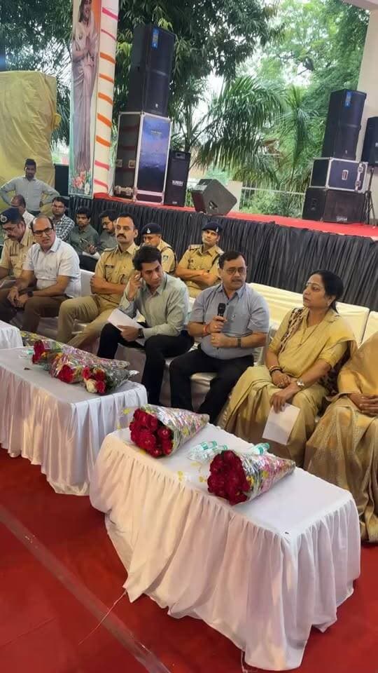 🔴 LIVE | छतरपुर में मुख्यमंत्री जनविश्वास अभियान शिविर का आयोजन
छतरपुर में आयोजित मुख्यमंत्री जनविश्वास अभियान शिविर में बड़ी संख्या में लोग पहुंच रहे हैं। देखिए मौके से LIVE तस्वीरें और पूरी खबर…
Bundeli Bhaukaal News