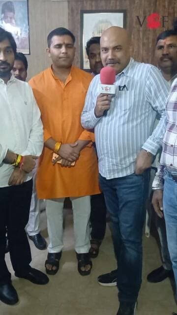 कॉकरोचो को कुचलने के लिए सड़क पर उतरेंगे भाजपाई...
मंत्री राजेश नागर के कार्यालय पर आयोजित हुई कार्यकर्ता बैठक