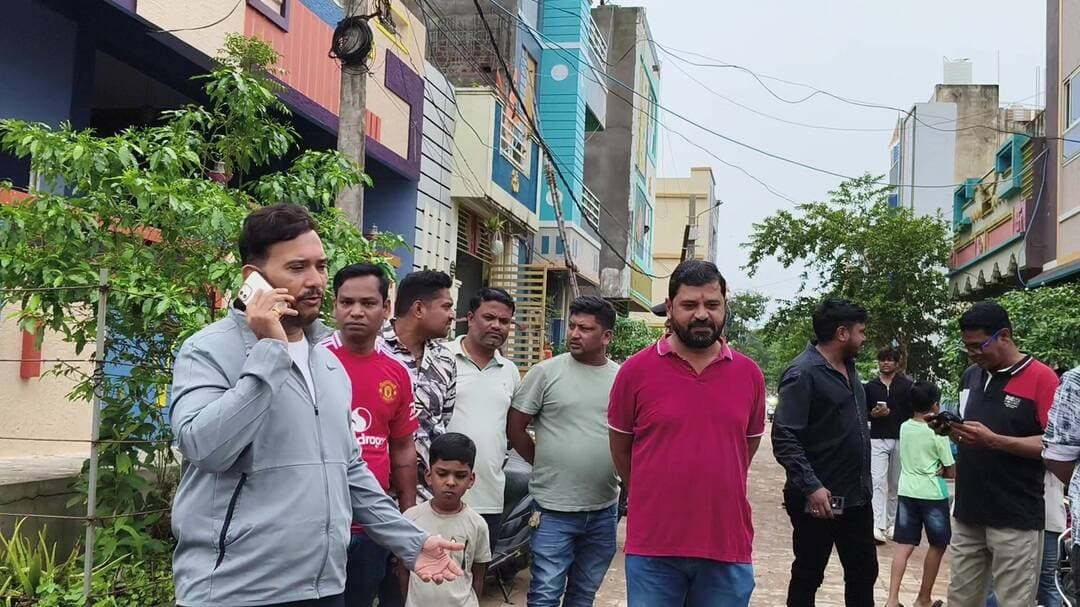 ପାରଳାଖେମୁଣ୍ଡି: ଗଜପତିରେ ବନ୍ୟା ପରିସ୍ଥିତି: ଜଳବନ୍ଦୀ ଅଞ୍ଚଳ ବୁଲିଲେ ବିଧାୟକ ରୂପେଶ କୁମାର ପାଣିଗ୍ରାହୀ