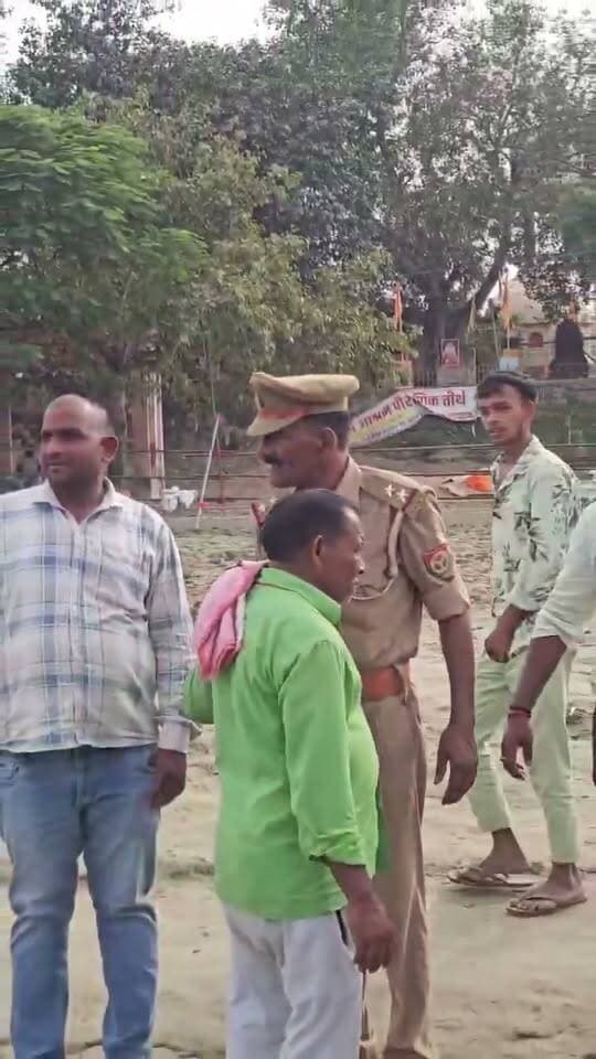 सुल्तानपुर: बाहुबली दारोगा ने दिखाई दबंगई, नाबालिग को बेरहमी से पीटा, दी जान से मारने की धमकी,बोला- "धरती पर रहने नहीं दूंगा, बीच से फाड़ दूंगा" - वर्दी की आड़ में गुंडागर्दी का वीडियो वायरल