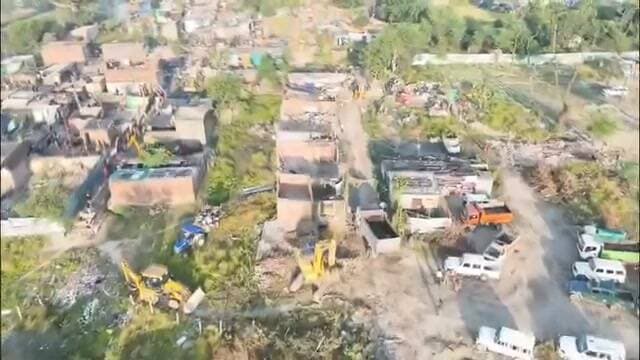रामनगर के पुछड़ी मैं फिर गरजा पीला पंजा। वन विभाग की कई हैक्टेयर भूमि को किया कब्जा मुक्त। #incrochment #ramnagar #poochhadi