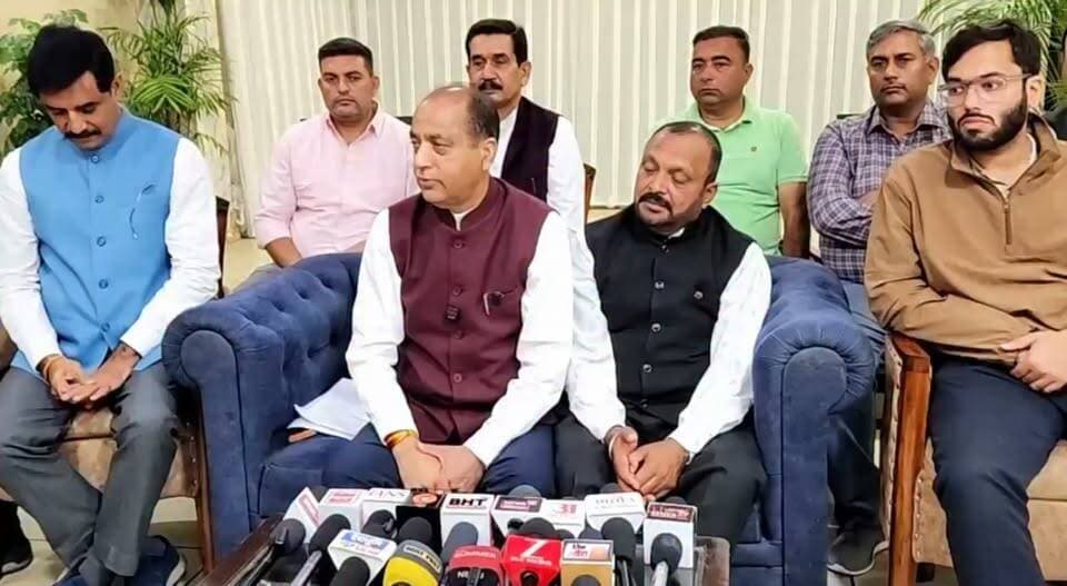 मुख्यमंत्री सुक्खू को लेकर जयराम ठाकुर का बड़ा बयान!
#JairamThakur #SukhvinderSinghSukhu #HimachalPolitics #HimachalNews #BJP #Congress #EkNazarHimachalNews