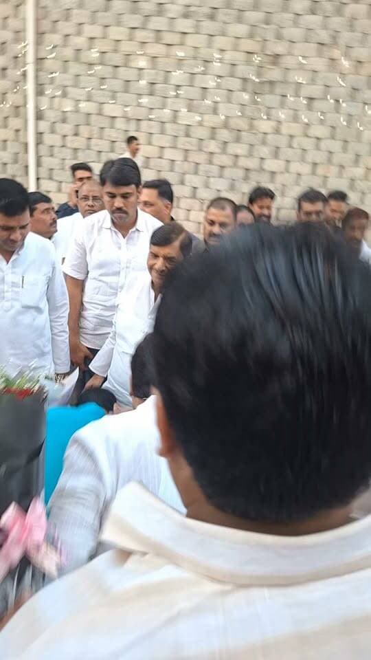 जसवंत नगर के मैदानी रामलीला में आयोजित अखिल भारतीय कवि सम्मेलन में मुख्य अतिथि के रूप में पहुंचेंगे समाजवादी पार्टी के राष्ट्रीय महासचिव और स्थानीय विधायक शिवपाल सिंह यादव...