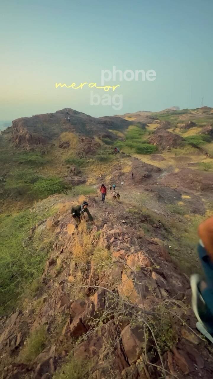 Family ki tension 😂
Follow @jodhpurtrekkers_official
#hike #trek #jodhpurtrekkers #hikemore
